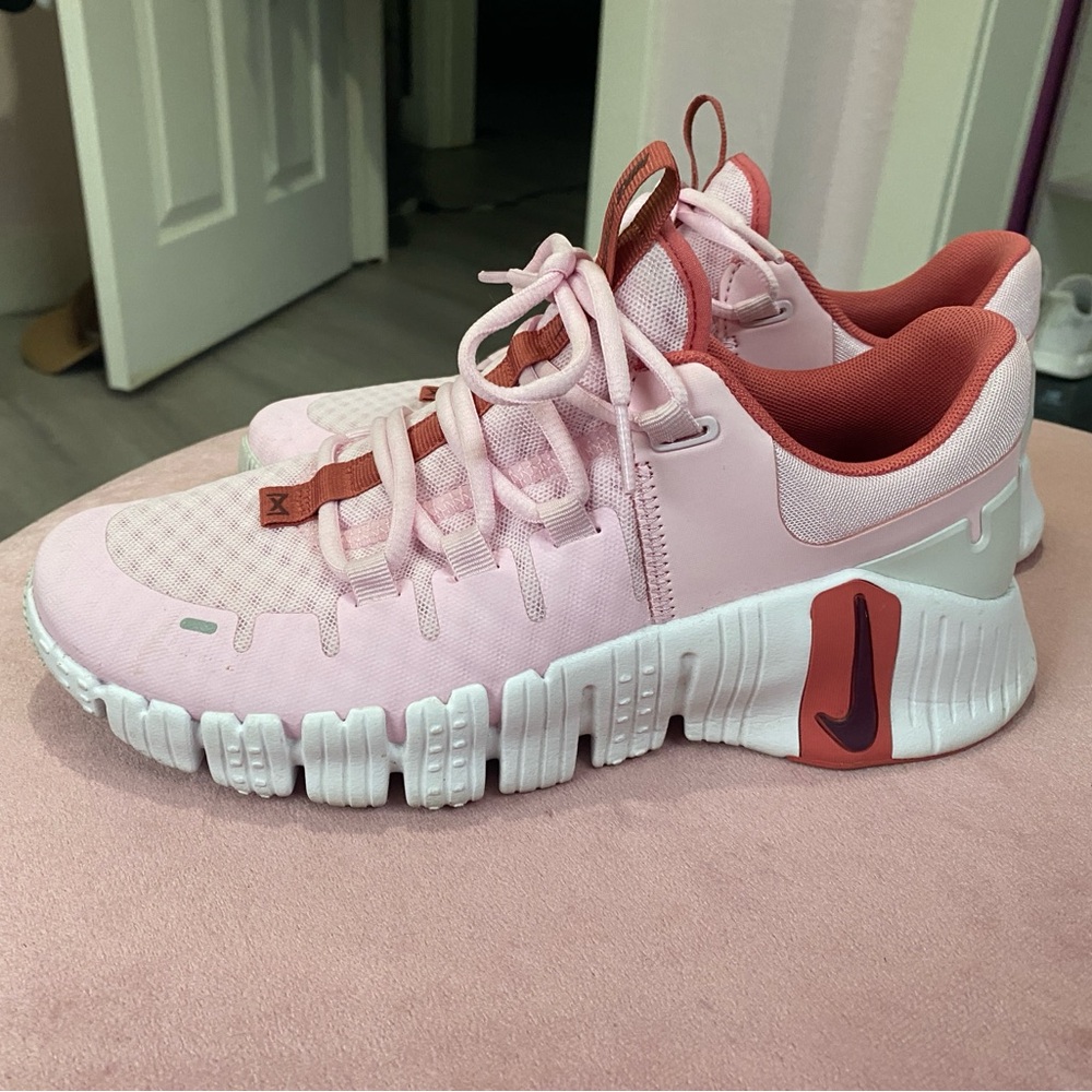 Nike free Metcon 5 Women’s sz 8.5